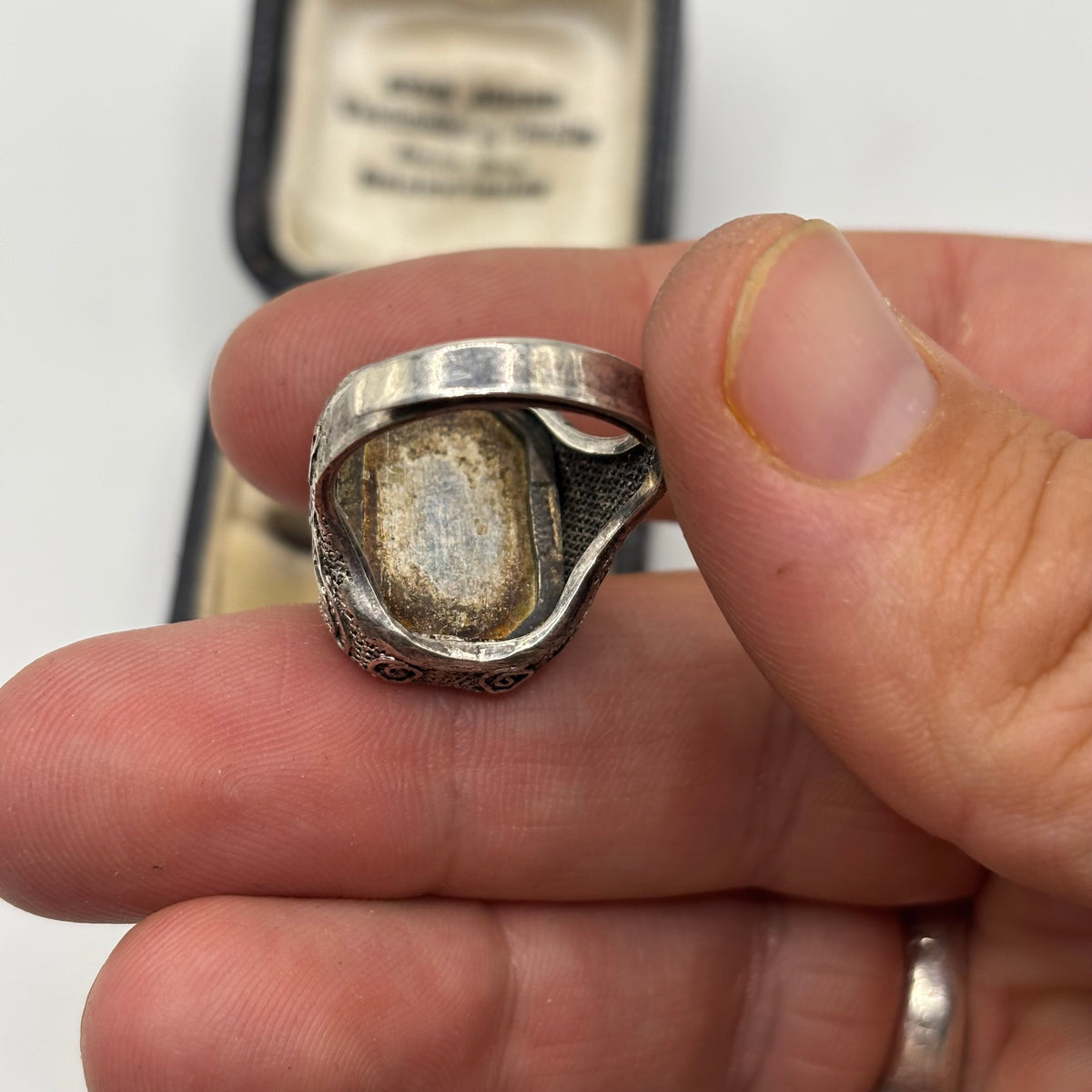 Silver 1920s Chinese Cinnabar Filigree Ring (N)