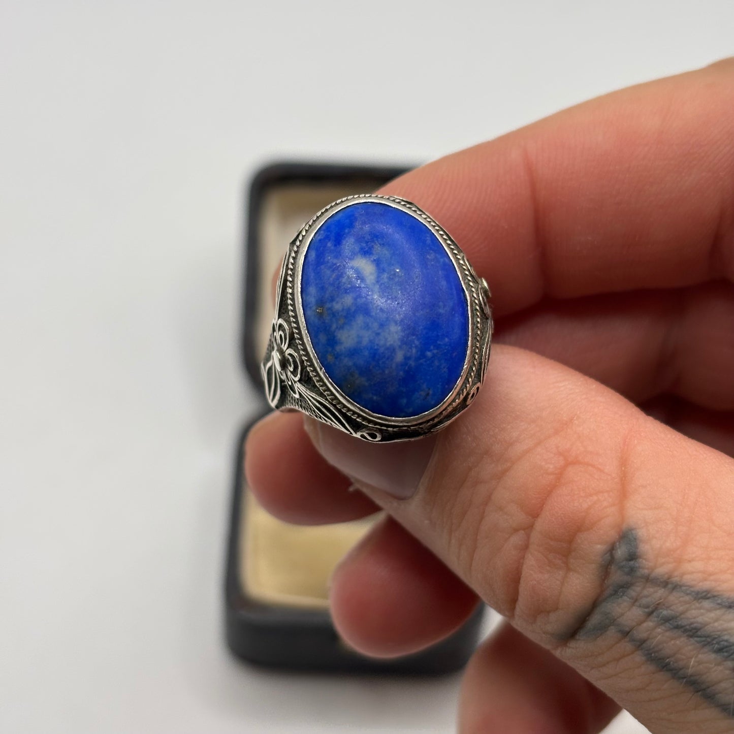 Silver Detailed Lapis Ring