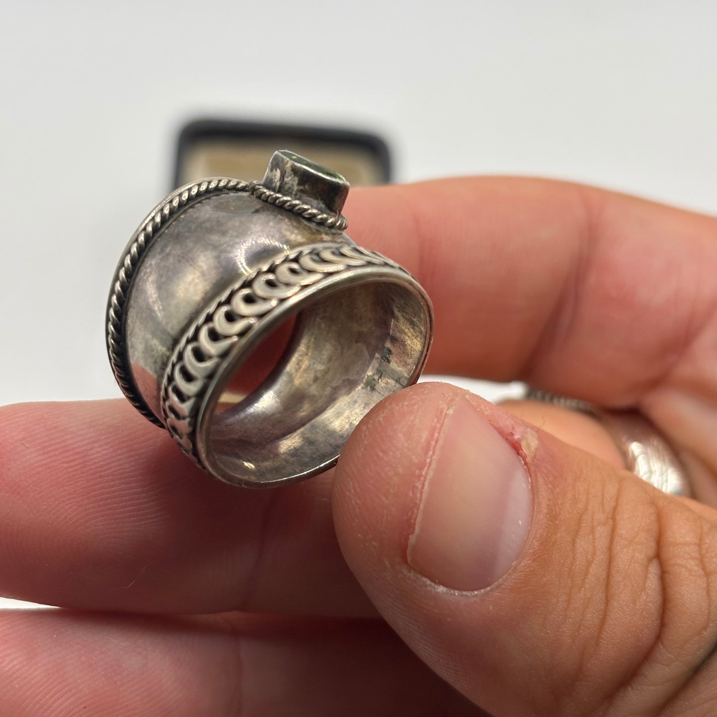 Silver Peridot Band Ring (S)