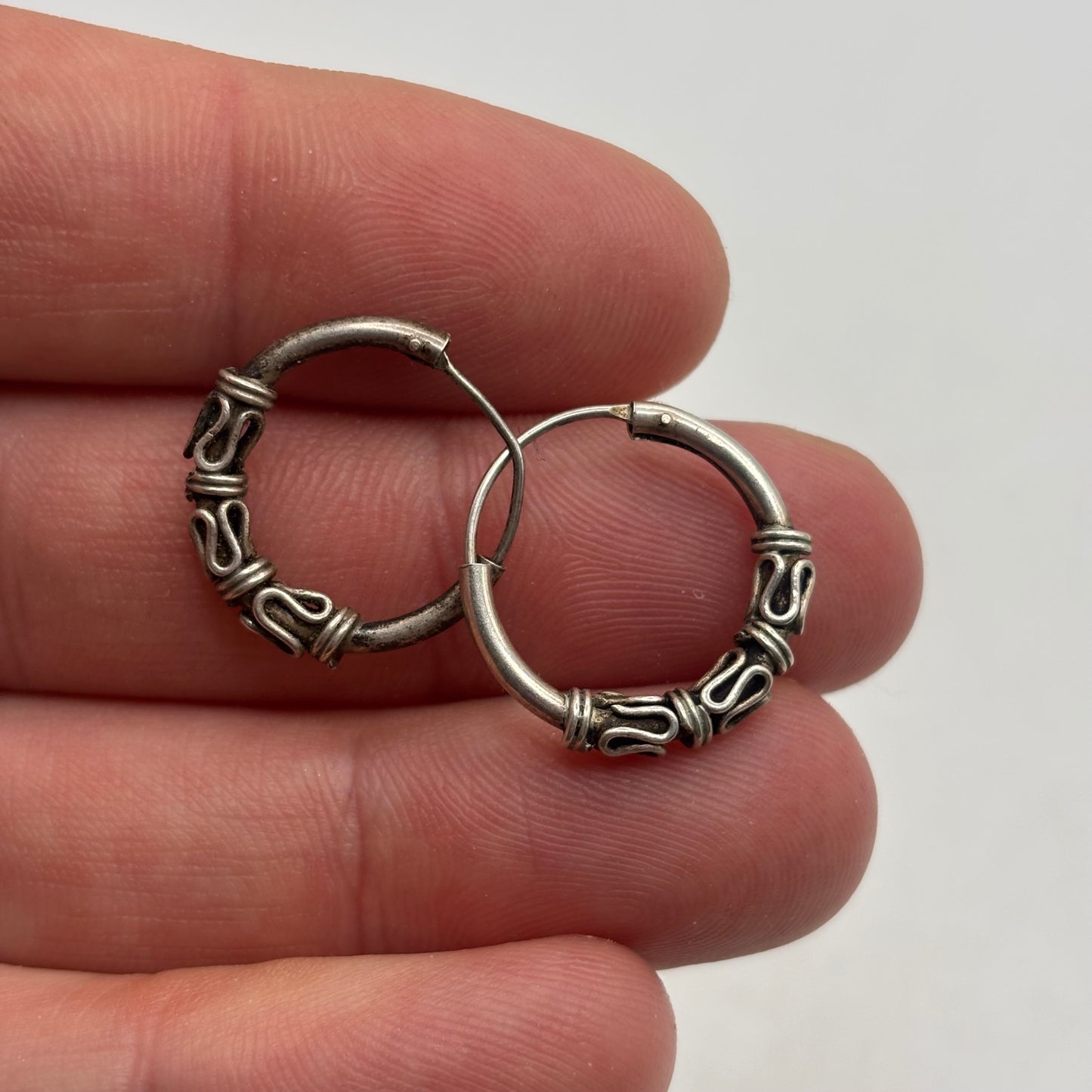 Silver Hoop Balinese Earrings (20mm)