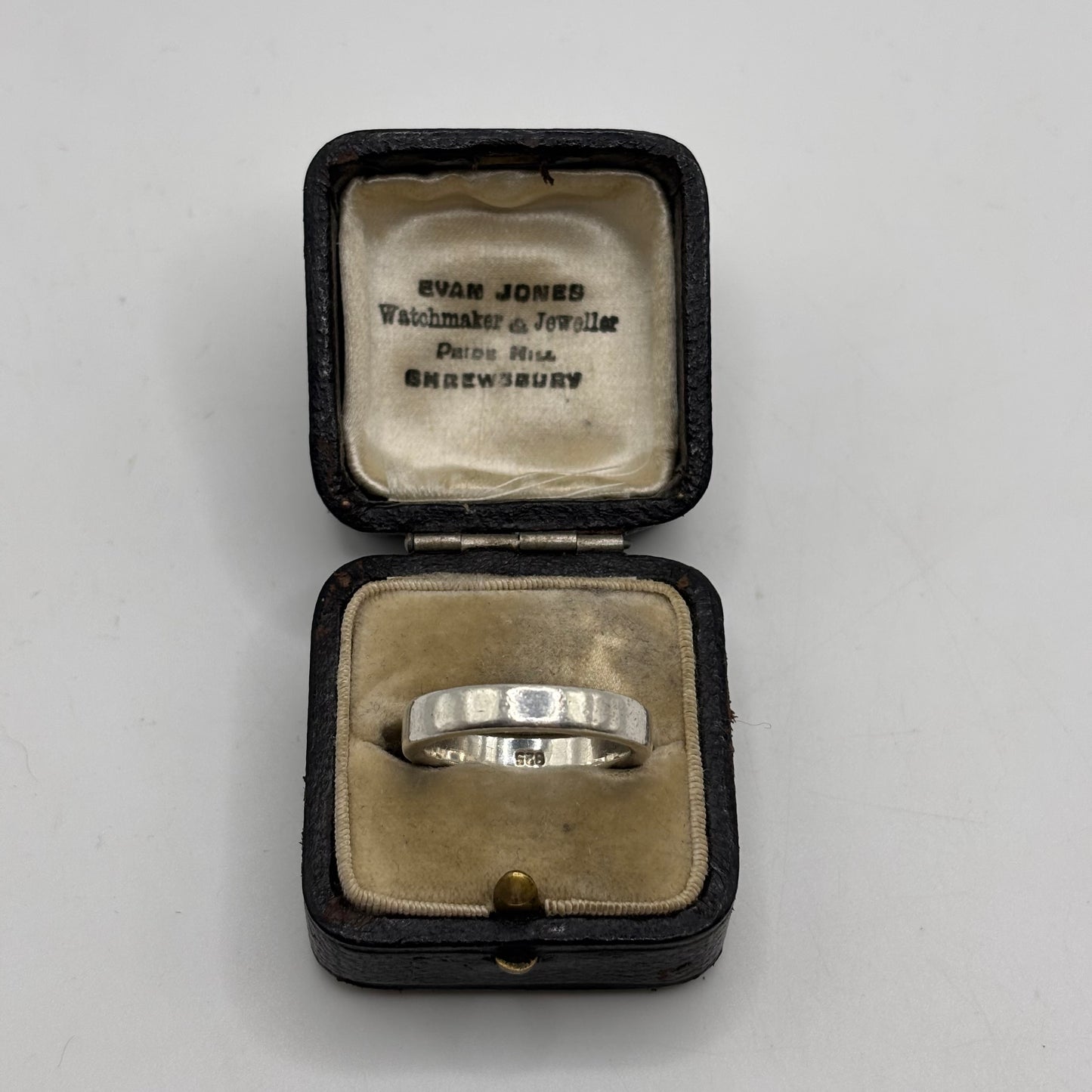 Silver Band Ring (P)