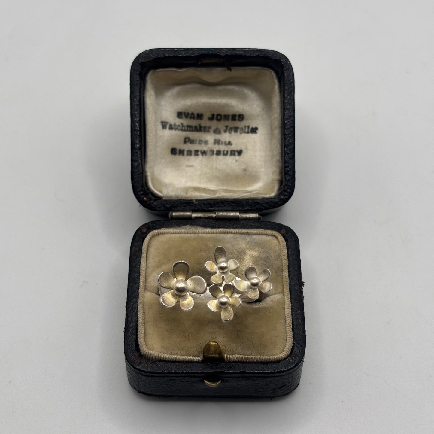 Silver Chunky Flower Ring (N)