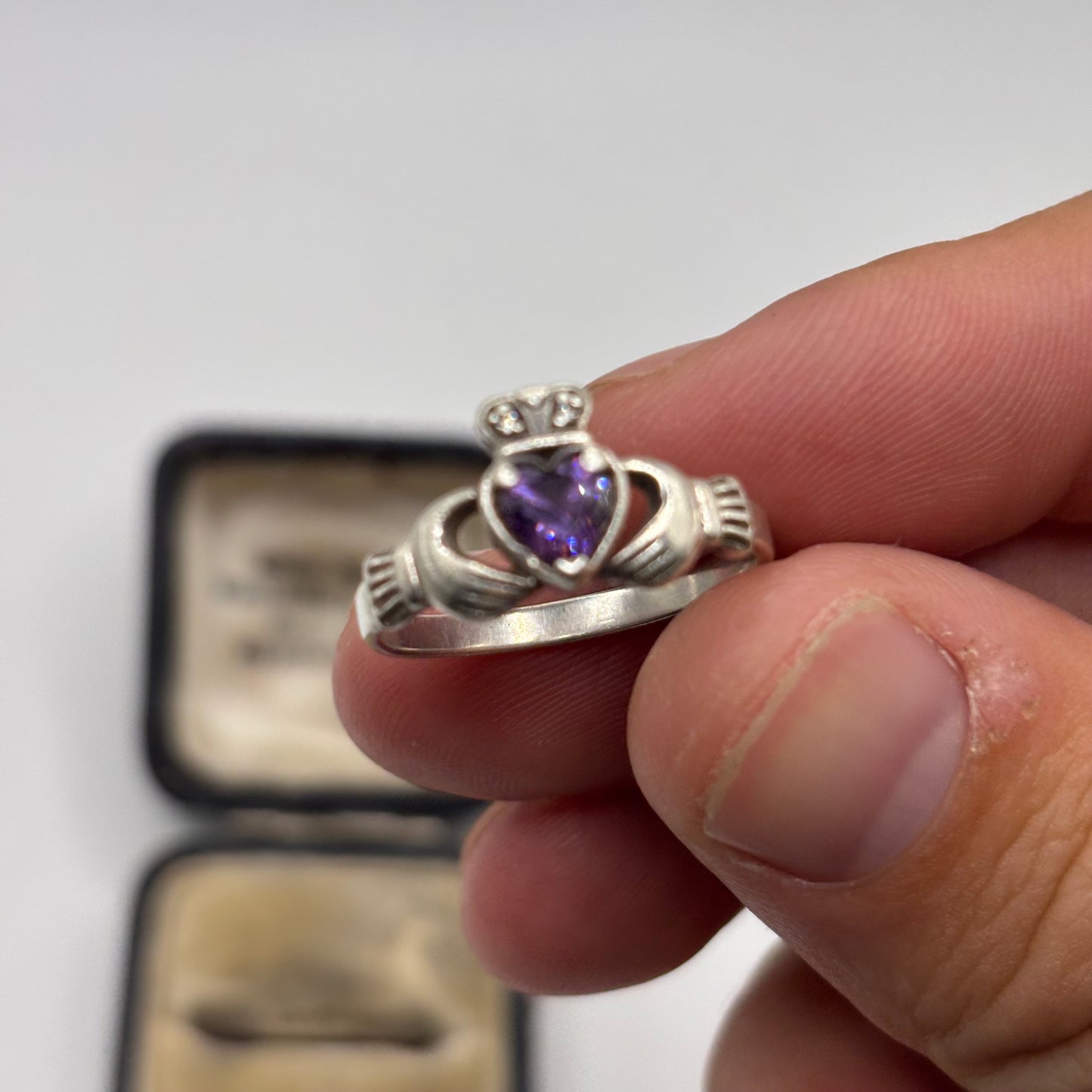 Silver Amethyst Claddagh Ring (P)