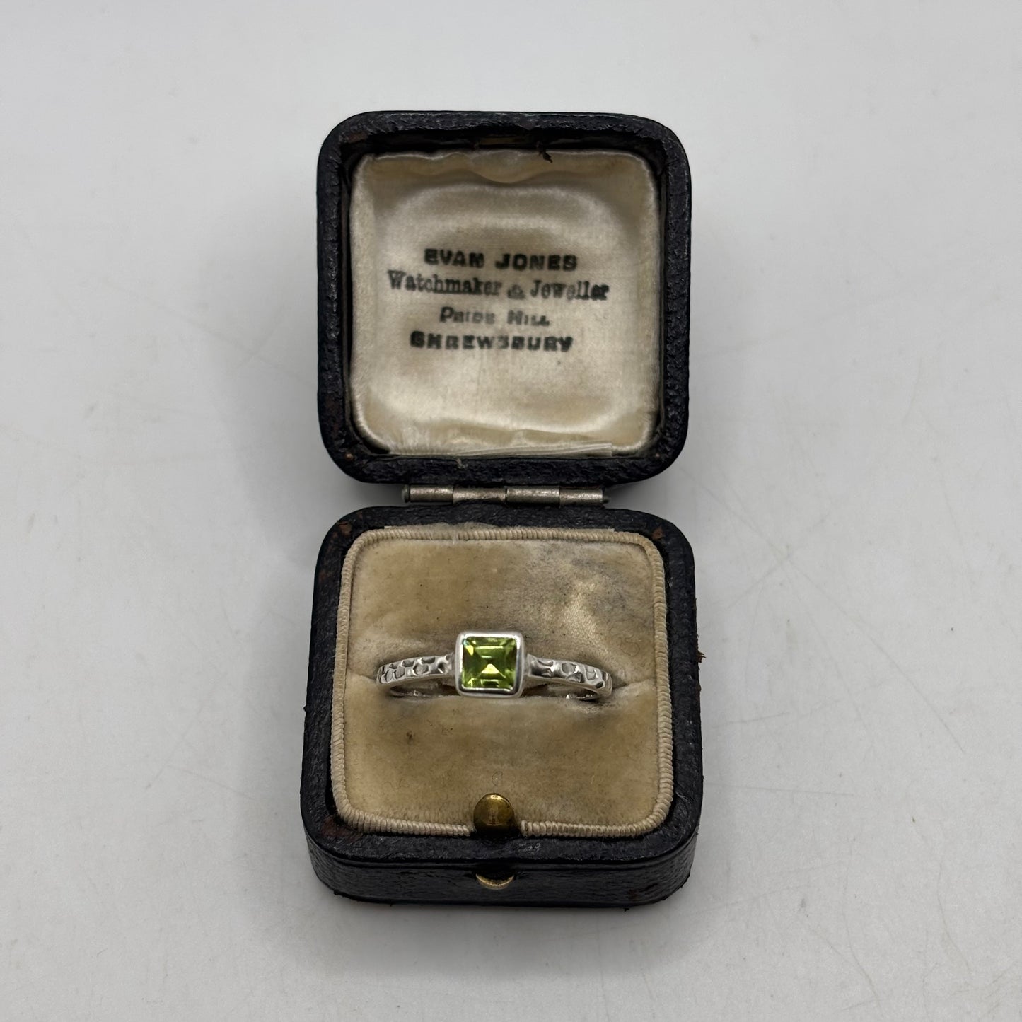 Silver Peridot Ring (U)