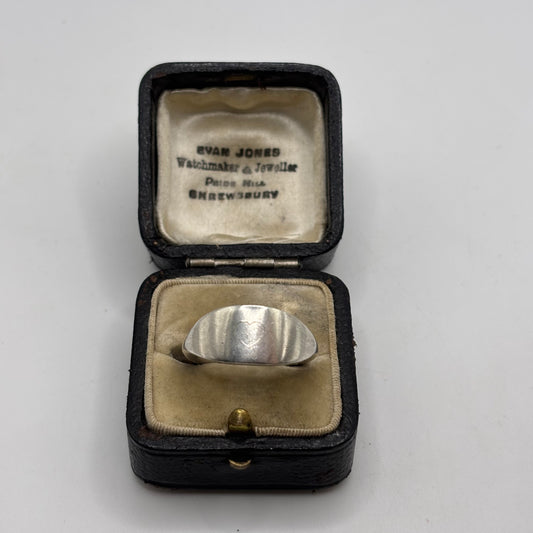 Silver Heavy Heart Ring (M)