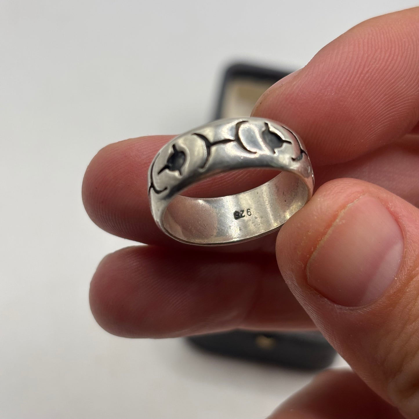 Silver Chunky Symbol Band Ring (R)