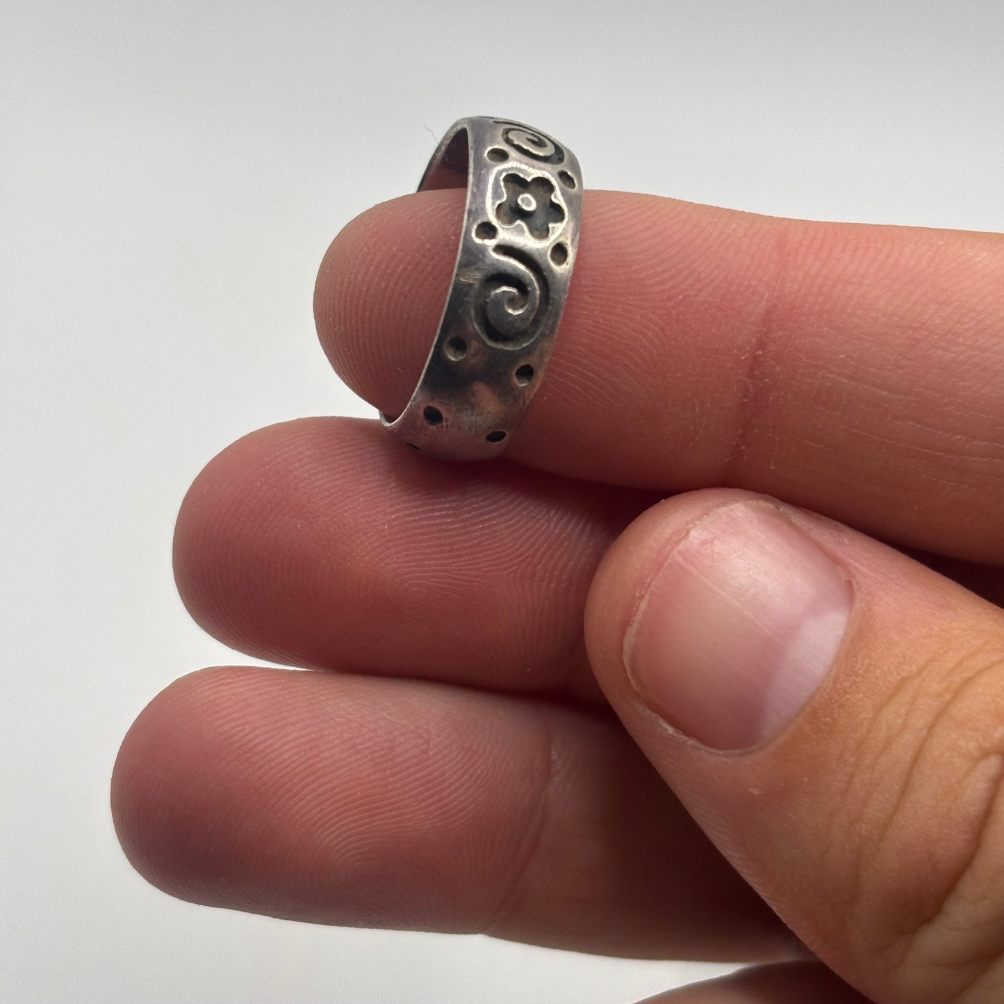 Silver Swirl & Flower Band Ring (R)