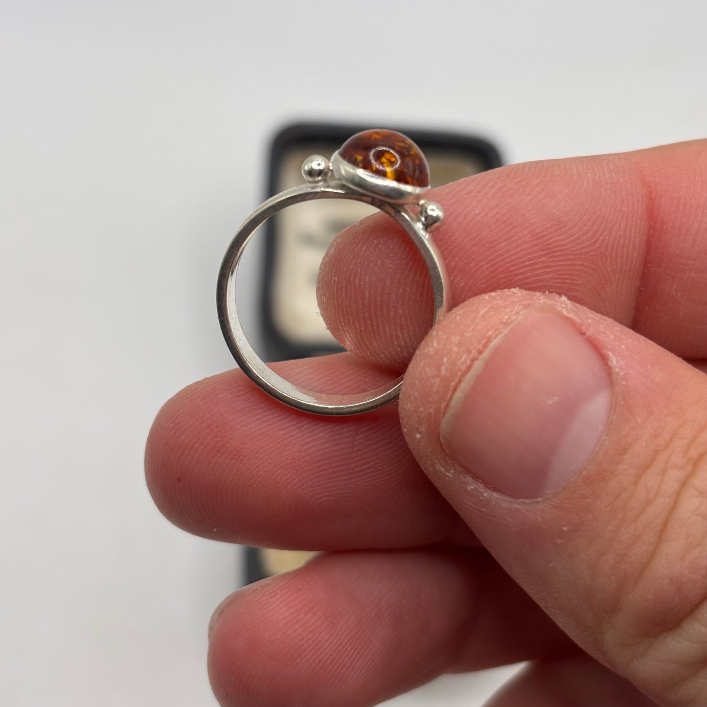Silver Amber Ring (O)