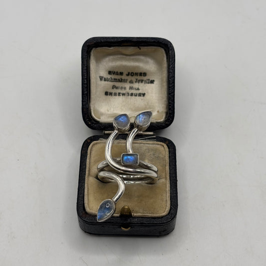 Silver Unusual Moonstone Ring (Q)