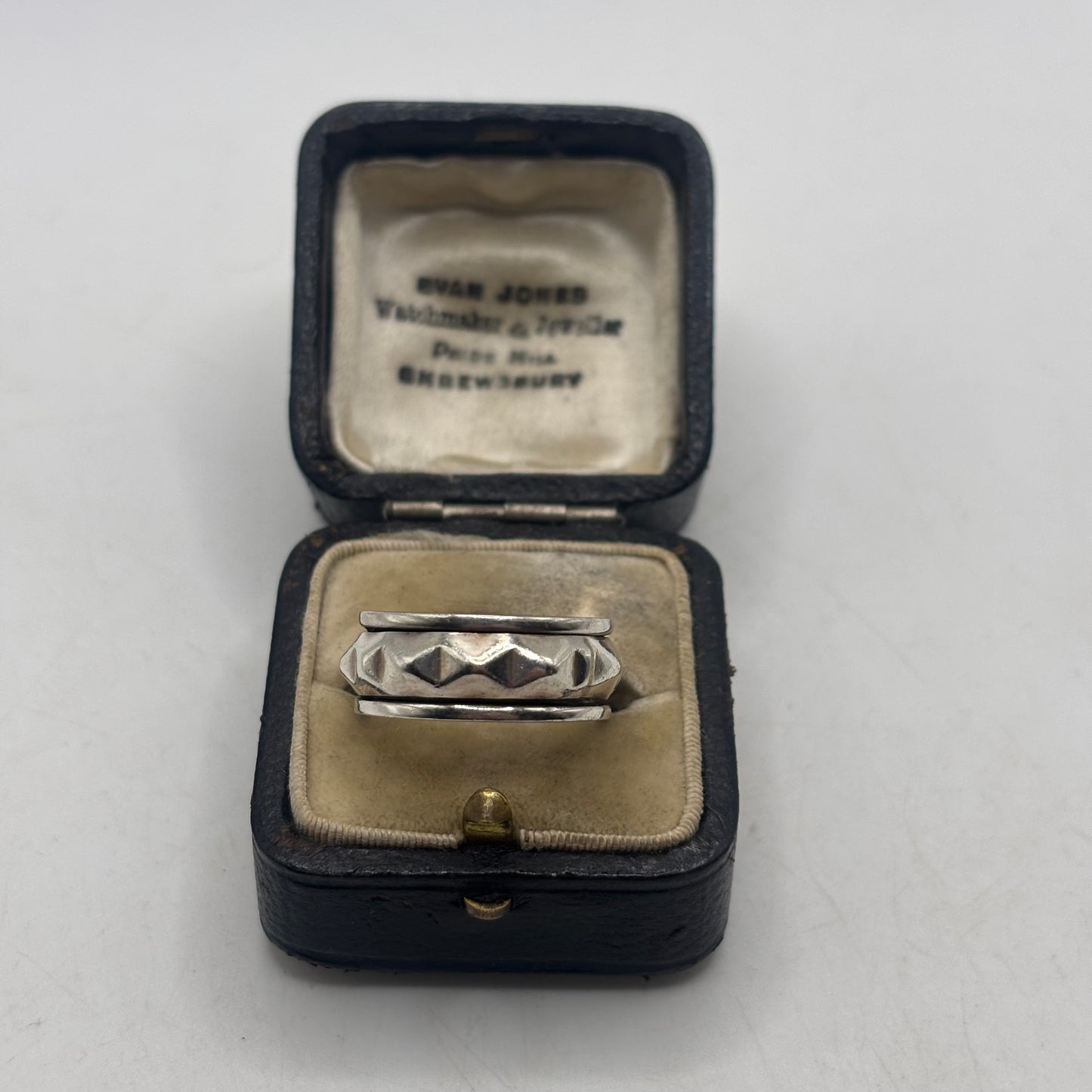 Silver Spinner Ring (O)
